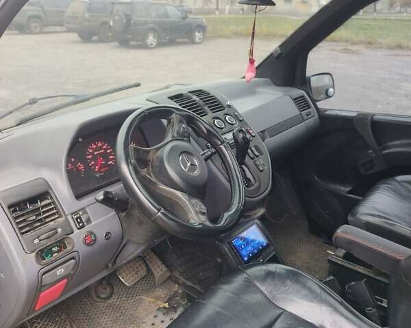 Зеленый Мерседес Вито, объемом двигателя 2.1 л и пробегом 285 тыс. км за 2700 $, фото 4 на Automoto.ua