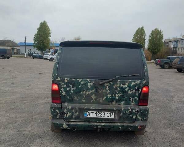 Зеленый Мерседес Вито, объемом двигателя 2.1 л и пробегом 285 тыс. км за 2700 $, фото 5 на Automoto.ua