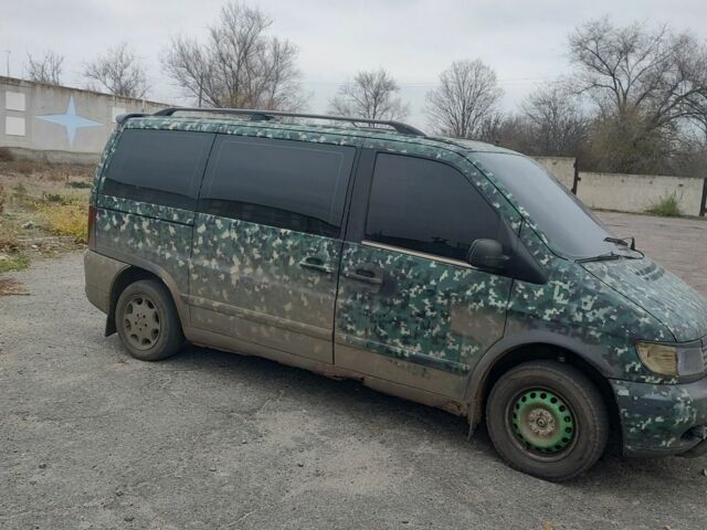 Зеленый Мерседес Вито, объемом двигателя 2.1 л и пробегом 285 тыс. км за 2700 $, фото 2 на Automoto.ua