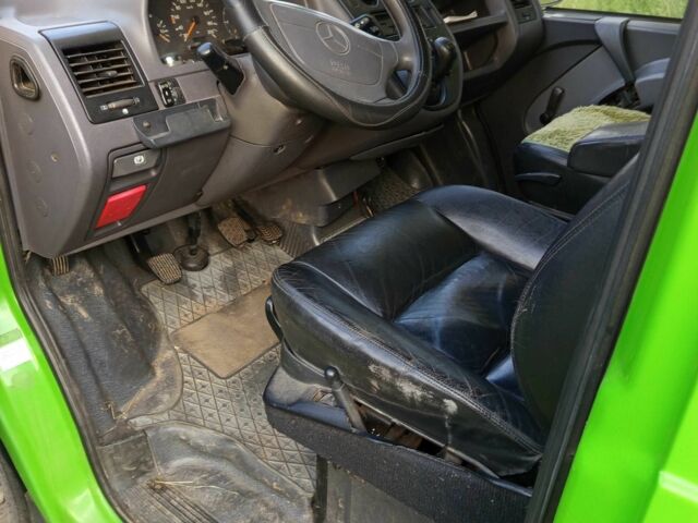 Зелений Мерседес Віто, об'ємом двигуна 2.3 л та пробігом 303 тис. км за 3999 $, фото 4 на Automoto.ua