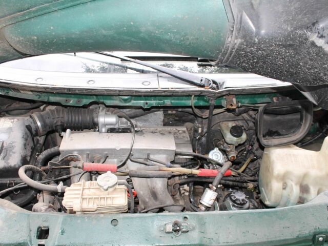 Зеленый Мерседес Вито, объемом двигателя 2 л и пробегом 355 тыс. км за 3332 $, фото 20 на Automoto.ua