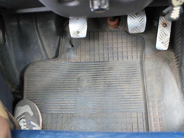 Зеленый Мерседес Вито, объемом двигателя 2 л и пробегом 355 тыс. км за 3332 $, фото 4 на Automoto.ua