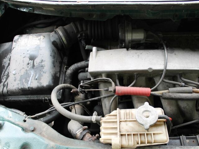 Зеленый Мерседес Вито, объемом двигателя 2 л и пробегом 355 тыс. км за 3332 $, фото 21 на Automoto.ua