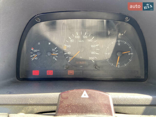 Зелений Мерседес Віто, об'ємом двигуна 2.3 л та пробігом 580 тис. км за 6000 $, фото 11 на Automoto.ua