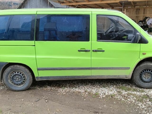 Зеленый Мерседес Вито, объемом двигателя 2.3 л и пробегом 300 тыс. км за 2200 $, фото 2 на Automoto.ua