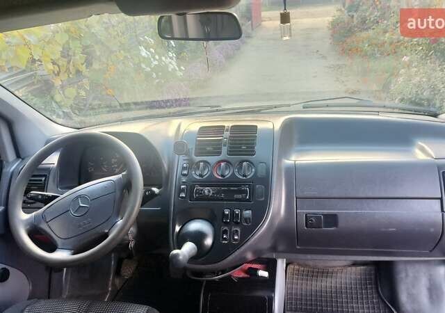 Зеленый Мерседес Вито, объемом двигателя 2.3 л и пробегом 548 тыс. км за 4650 $, фото 8 на Automoto.ua
