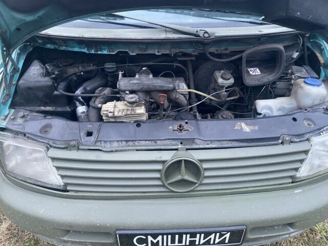 Зеленый Мерседес Вито, объемом двигателя 2.3 л и пробегом 350 тыс. км за 2500 $, фото 13 на Automoto.ua