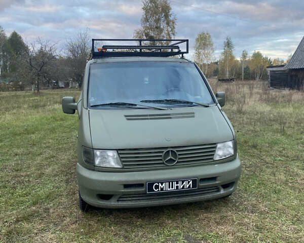 Зеленый Мерседес Вито, объемом двигателя 2.3 л и пробегом 350 тыс. км за 2500 $, фото 1 на Automoto.ua