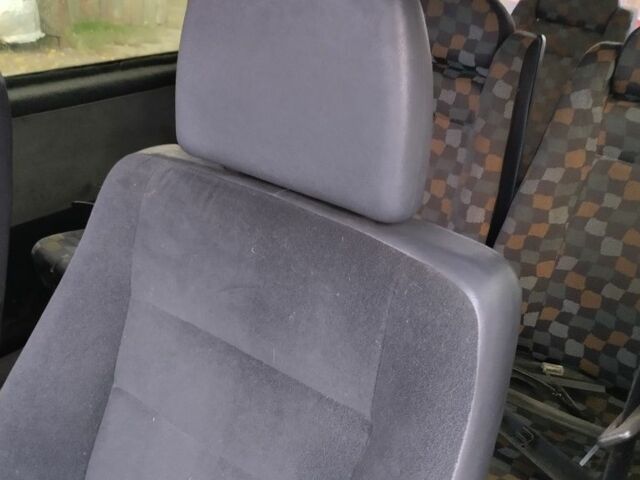 Зелений Мерседес Віто, об'ємом двигуна 2.3 л та пробігом 350 тис. км за 1919 $, фото 2 на Automoto.ua