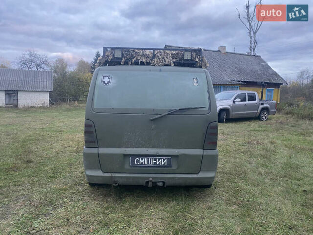 Зеленый Мерседес Вито, объемом двигателя 2.3 л и пробегом 350 тыс. км за 2500 $, фото 8 на Automoto.ua