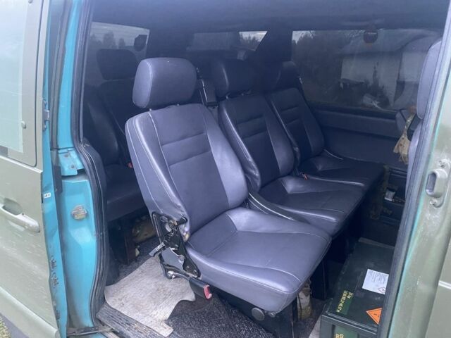 Зеленый Мерседес Вито, объемом двигателя 2.3 л и пробегом 350 тыс. км за 2500 $, фото 10 на Automoto.ua