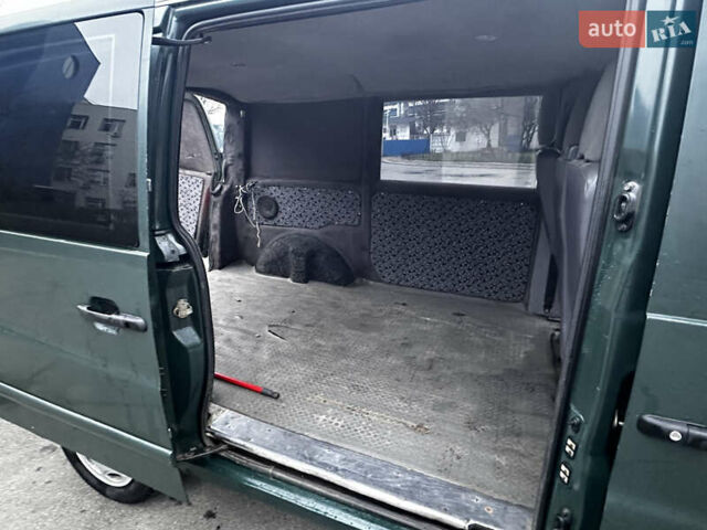 Зеленый Мерседес Вито, объемом двигателя 2.15 л и пробегом 432 тыс. км за 3500 $, фото 19 на Automoto.ua