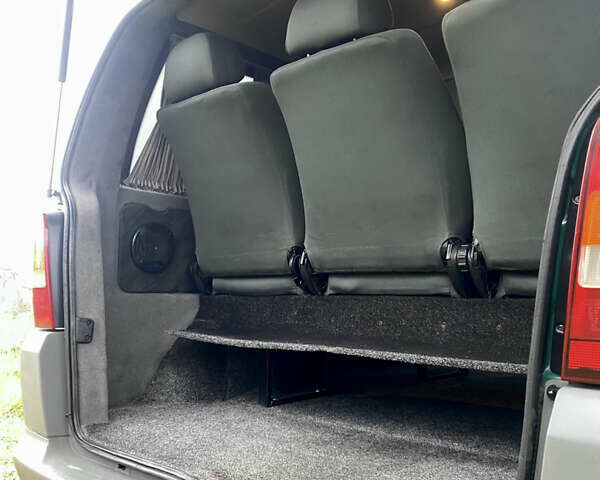 Зеленый Мерседес Вито, объемом двигателя 2.2 л и пробегом 370 тыс. км за 6000 $, фото 26 на Automoto.ua