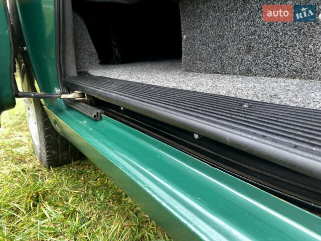 Зеленый Мерседес Вито, объемом двигателя 2.2 л и пробегом 370 тыс. км за 6000 $, фото 28 на Automoto.ua