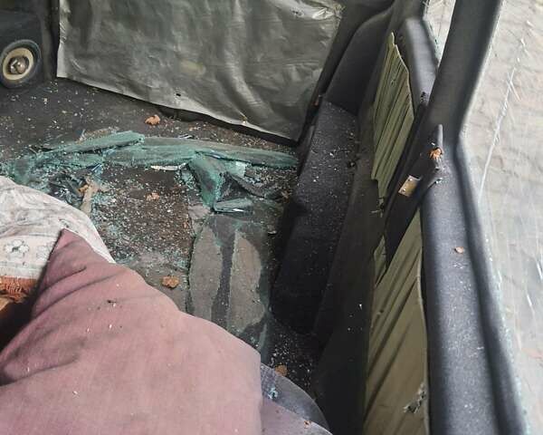 Зеленый Мерседес Вито, объемом двигателя 2.15 л и пробегом 368 тыс. км за 1700 $, фото 5 на Automoto.ua