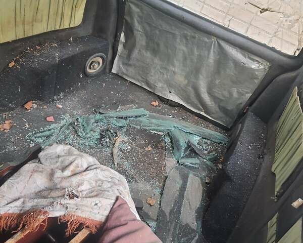 Зеленый Мерседес Вито, объемом двигателя 2.15 л и пробегом 368 тыс. км за 1700 $, фото 8 на Automoto.ua