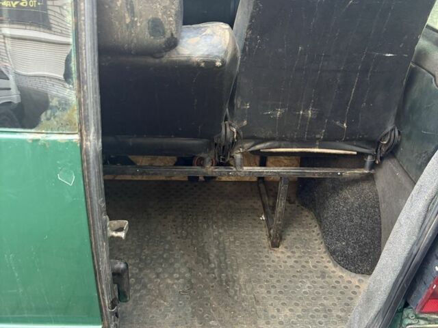 Зеленый Мерседес Вито, объемом двигателя 2.2 л и пробегом 400 тыс. км за 3000 $, фото 5 на Automoto.ua