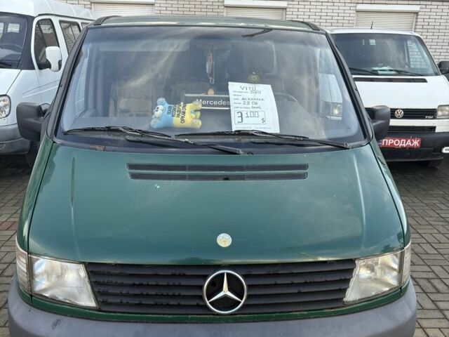 Зеленый Мерседес Вито, объемом двигателя 2.2 л и пробегом 400 тыс. км за 3000 $, фото 4 на Automoto.ua