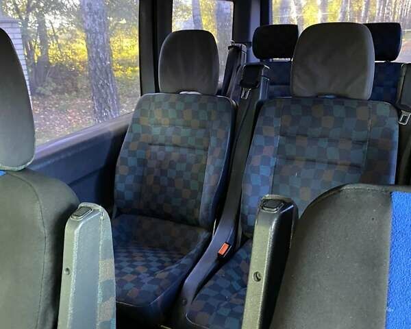 Зеленый Мерседес Вито, объемом двигателя 2.15 л и пробегом 311 тыс. км за 6500 $, фото 5 на Automoto.ua