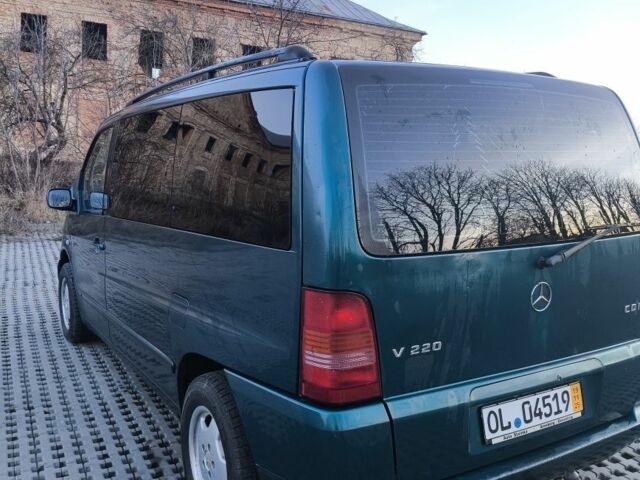 Зеленый Мерседес Вито, объемом двигателя 2.2 л и пробегом 226 тыс. км за 3600 $, фото 2 на Automoto.ua