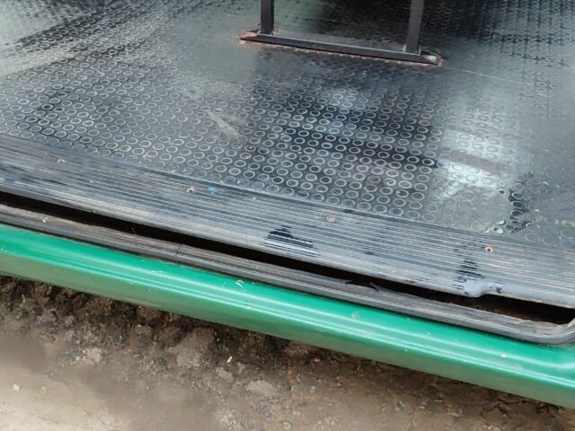 Зелений Мерседес Віто, об'ємом двигуна 2.1 л та пробігом 500 тис. км за 4200 $, фото 5 на Automoto.ua