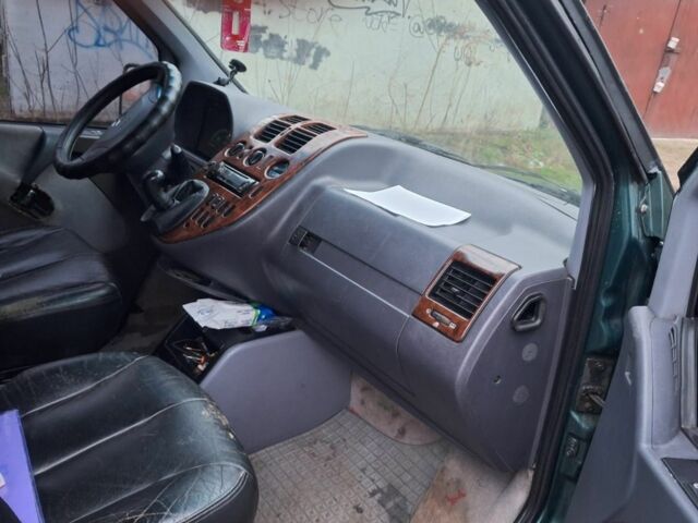 Зелений Мерседес Віто, об'ємом двигуна 2.1 л та пробігом 380 тис. км за 5100 $, фото 15 на Automoto.ua