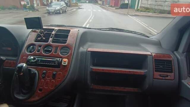 Зеленый Мерседес Вито, объемом двигателя 2.2 л и пробегом 430 тыс. км за 6200 $, фото 10 на Automoto.ua