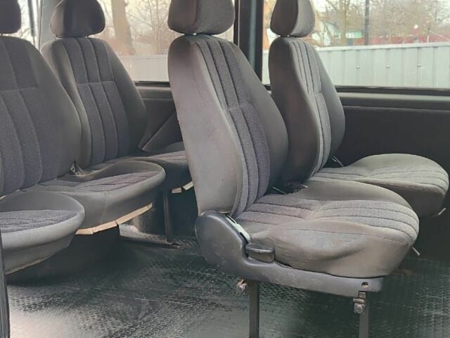 Зелений Мерседес Віто, об'ємом двигуна 2.1 л та пробігом 500 тис. км за 4200 $, фото 10 на Automoto.ua