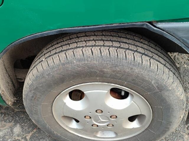 Зелений Мерседес Віто, об'ємом двигуна 2.1 л та пробігом 500 тис. км за 4200 $, фото 6 на Automoto.ua