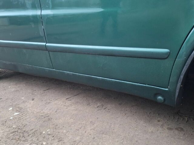 Зелений Мерседес Віто, об'ємом двигуна 2.1 л та пробігом 380 тис. км за 5100 $, фото 5 на Automoto.ua