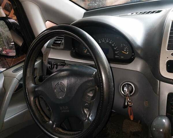 Зелений Мерседес Віто, об'ємом двигуна 2.15 л та пробігом 300 тис. км за 7500 $, фото 9 на Automoto.ua