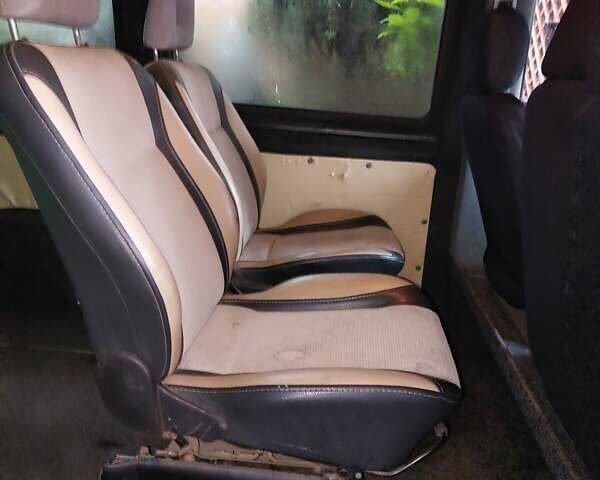 Зелений Мерседес Віто, об'ємом двигуна 2.15 л та пробігом 300 тис. км за 7500 $, фото 12 на Automoto.ua