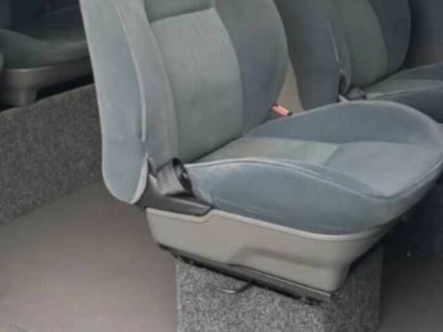 Зеленый Мерседес Вито, объемом двигателя 2.2 л и пробегом 186 тыс. км за 9998 $, фото 2 на Automoto.ua