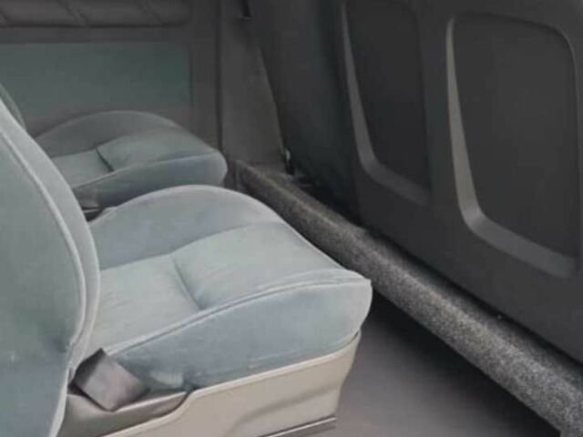 Зеленый Мерседес Вито, объемом двигателя 2.2 л и пробегом 186 тыс. км за 9998 $, фото 3 на Automoto.ua