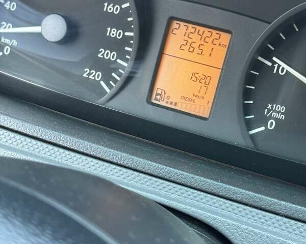 Зелений Мерседес Віто, об'ємом двигуна 2.15 л та пробігом 272 тис. км за 8000 $, фото 2 на Automoto.ua