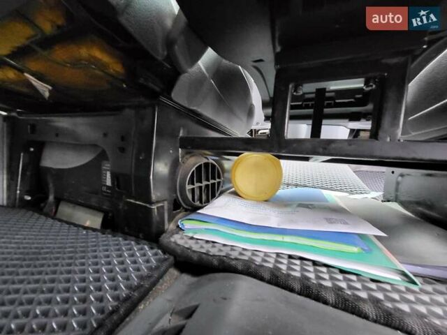 Зеленый Мерседес Вито, объемом двигателя 2.15 л и пробегом 458 тыс. км за 9900 $, фото 11 на Automoto.ua