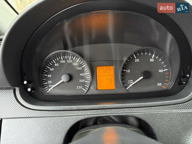 Зеленый Мерседес Вито, объемом двигателя 2.2 л и пробегом 544 тыс. км за 9000 $, фото 10 на Automoto.ua