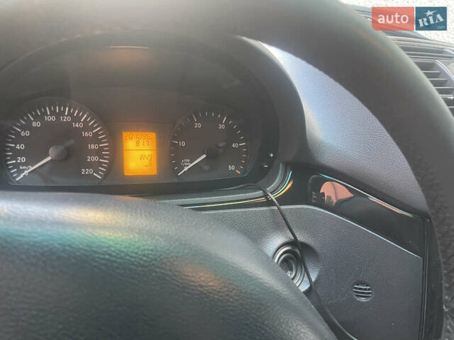 Зеленый Мерседес Вито, объемом двигателя 2.2 л и пробегом 202 тыс. км за 14150 $, фото 7 на Automoto.ua