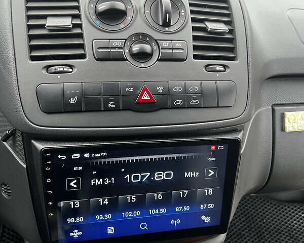 Зеленый Мерседес Вито, объемом двигателя 2.1 л и пробегом 203 тыс. км за 13500 $, фото 5 на Automoto.ua