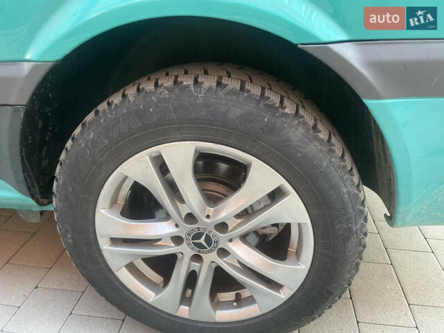 Зеленый Мерседес Вито, объемом двигателя 2.2 л и пробегом 202 тыс. км за 14150 $, фото 5 на Automoto.ua
