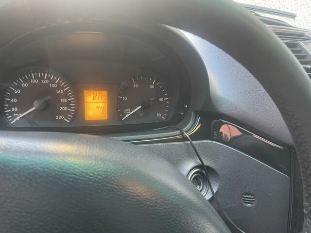 Зеленый Мерседес Вито, объемом двигателя 2.1 л и пробегом 202 тыс. км за 14200 $, фото 6 на Automoto.ua