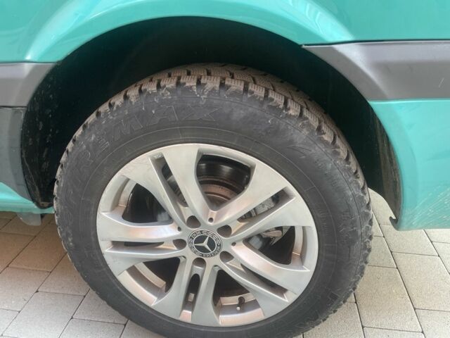 Зеленый Мерседес Вито, объемом двигателя 2.1 л и пробегом 202 тыс. км за 14200 $, фото 4 на Automoto.ua