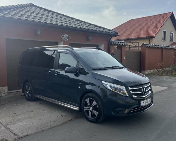 Зеленый Мерседес Вито, объемом двигателя 2.14 л и пробегом 169 тыс. км за 21900 $, фото 2 на Automoto.ua