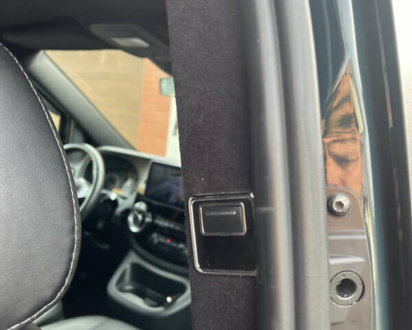 Зеленый Мерседес Вито, объемом двигателя 2.14 л и пробегом 169 тыс. км за 21900 $, фото 15 на Automoto.ua