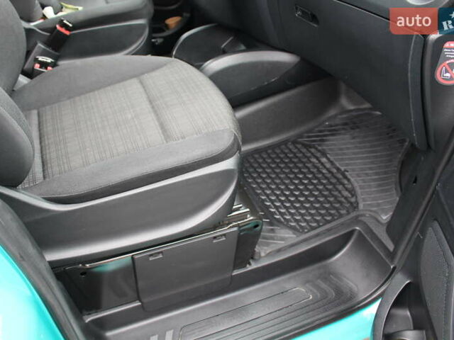 Зелений Мерседес Віто, об'ємом двигуна 2.14 л та пробігом 245 тис. км за 22999 $, фото 8 на Automoto.ua