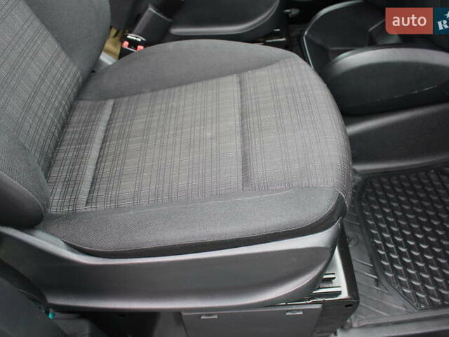 Зелений Мерседес Віто, об'ємом двигуна 2.14 л та пробігом 245 тис. км за 22999 $, фото 9 на Automoto.ua