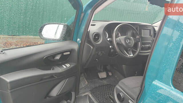 Зеленый Мерседес Вито, объемом двигателя 2.1 л и пробегом 155 тыс. км за 22100 $, фото 6 на Automoto.ua
