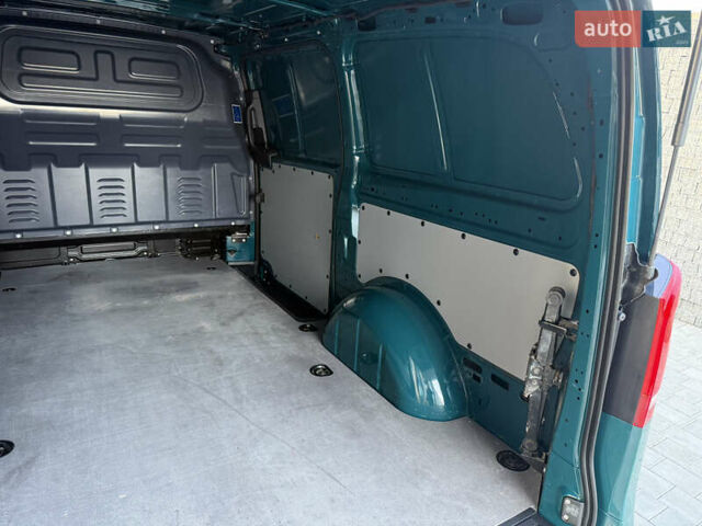 Зелений Мерседес Віто, об'ємом двигуна 1.95 л та пробігом 225 тис. км за 23999 $, фото 19 на Automoto.ua