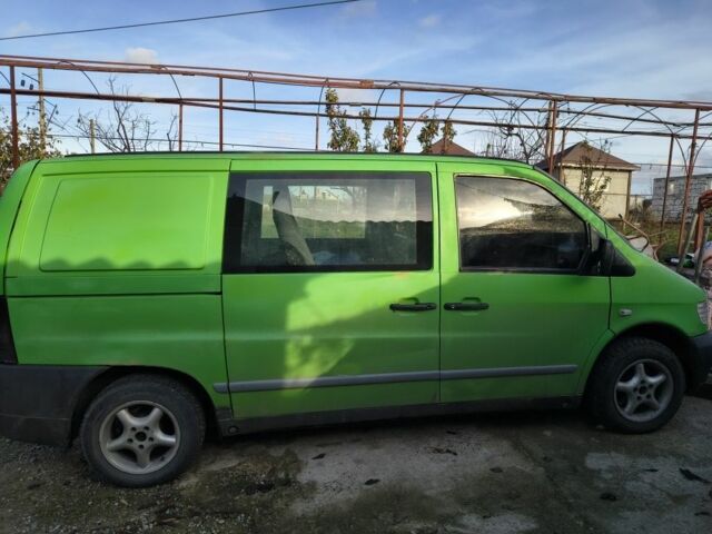 Зелений Мерседес Віто, об'ємом двигуна 2.1 л та пробігом 350 тис. км за 3200 $, фото 3 на Automoto.ua
