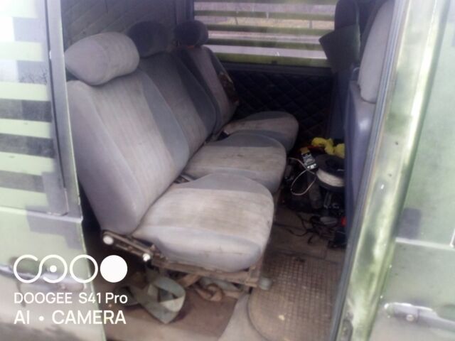 Зеленый Мерседес Вито, объемом двигателя 2.2 л и пробегом 450 тыс. км за 2500 $, фото 5 на Automoto.ua